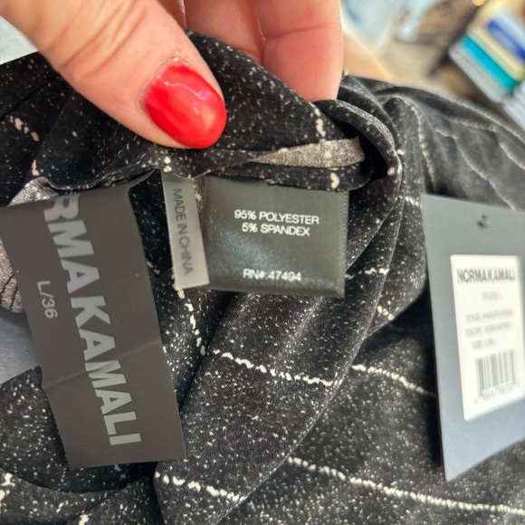 SOLDNorma Kamali Women’s Split Hem Spat Leggings.Color:Woven Pinstripe.SizeLarge - Picture 6 of 10